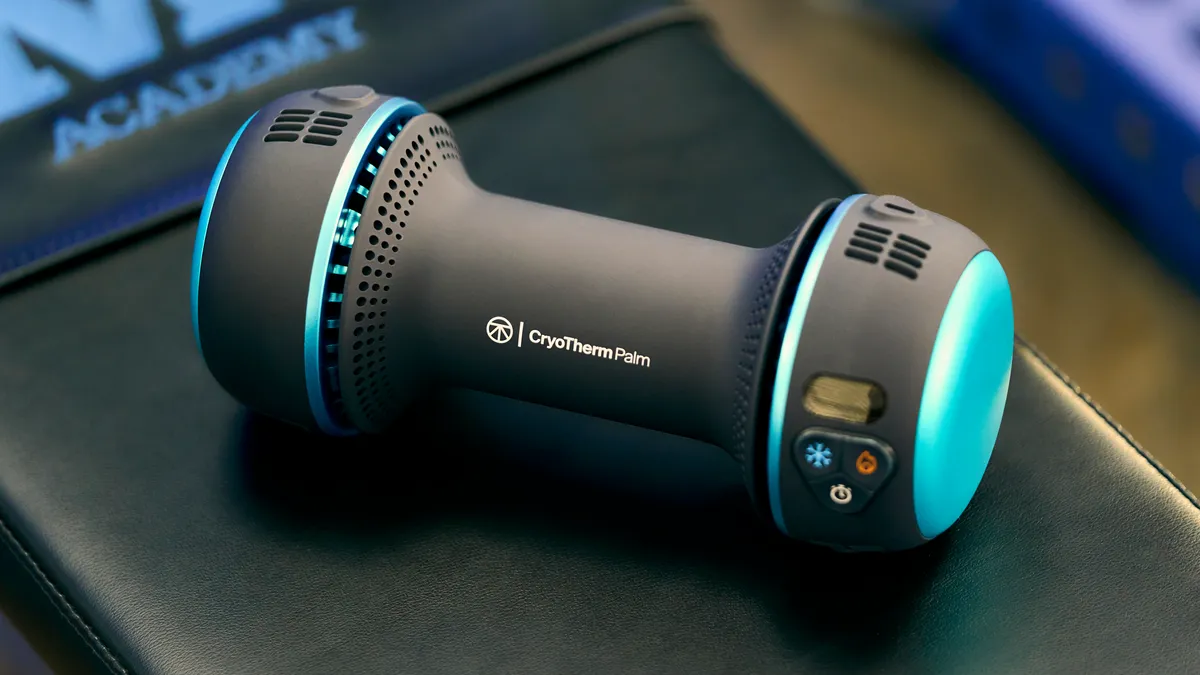 Therabody CryoTherm Palm4
